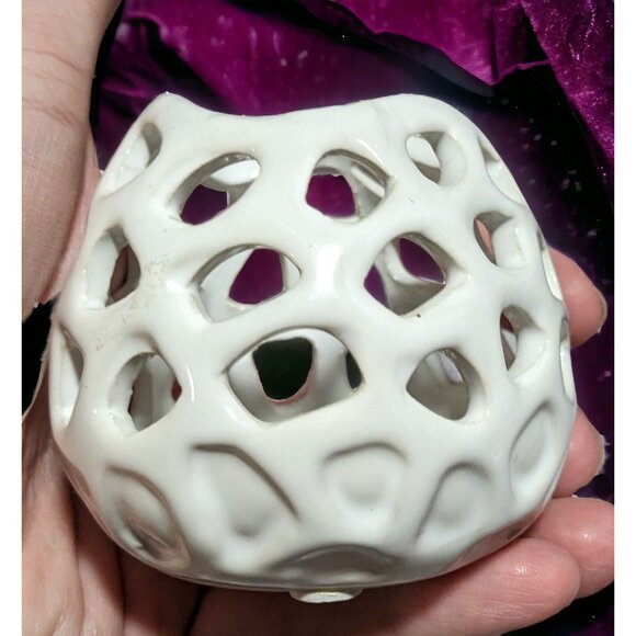 Chive Planet Moon Modern Ceramic Plant Pot - Picture 3 of 8